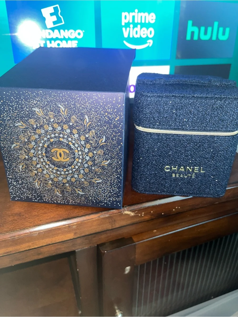 CHANEL Beauté Midnight Blue Tweel Textured Zip Cosmetic Case with Gold Logo